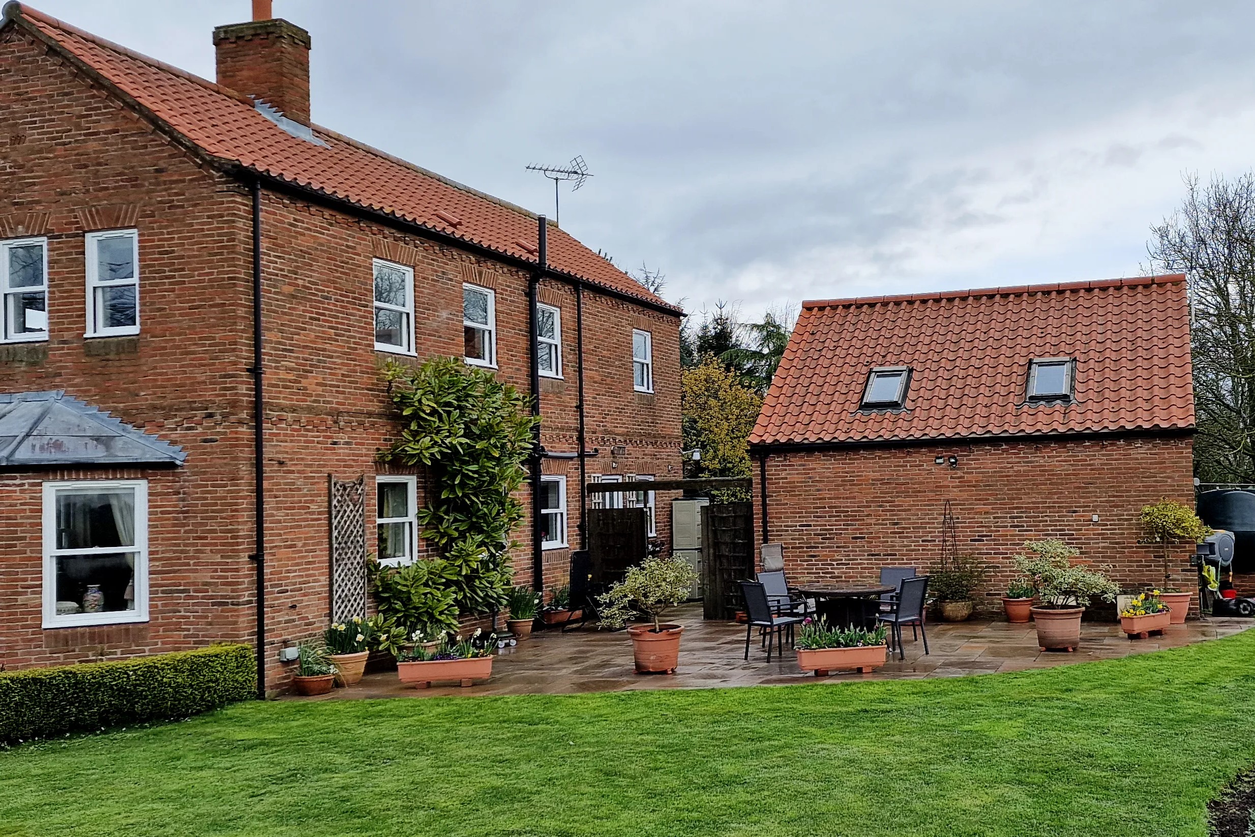 Double Garage Planning Permission Received for Side Extension Link and Garage Conversion Into Habitable Room